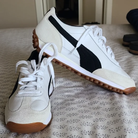 Puma Easy Rider White and Black Sneakers - Picture 4 of 8